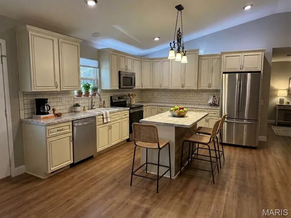 7161 Carriage Hills Ln, Cedar Hill, MO 63016