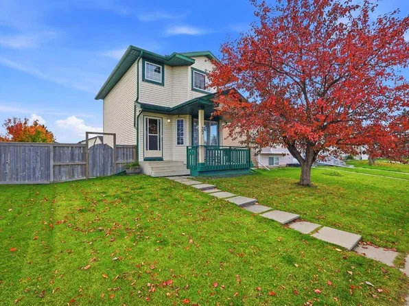 37 N Appleside Close SE, Calgary, AB T2A 7T8