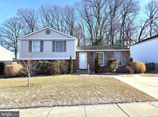 542 Fuselage Ave, Essex, MD 21221