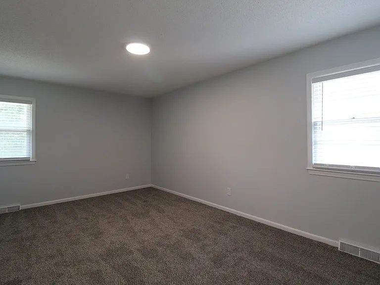 9913 Perry Dr — Photo 16