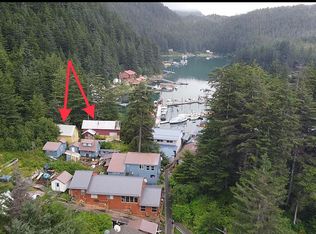 7 Main St, Elfin Cove, AK 99825