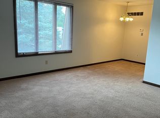 300 S 4th St APT D, Dunlap, IL 61525