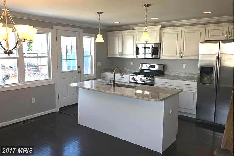 2nd image of 1701 Melbourne Rd