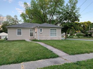 4001 40th St, Des Moines, IA 50310