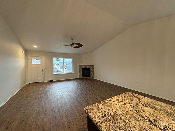 5th image of 3417 Glacier Dr