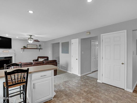 5th image of 24 Harris Cir