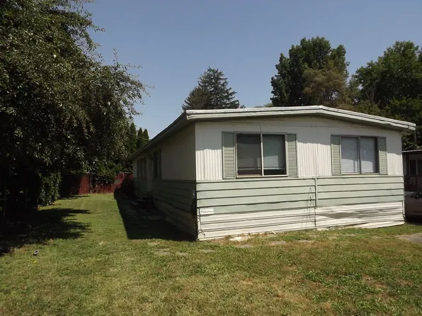 353 S 3rd St #4, Athena, OR 97813