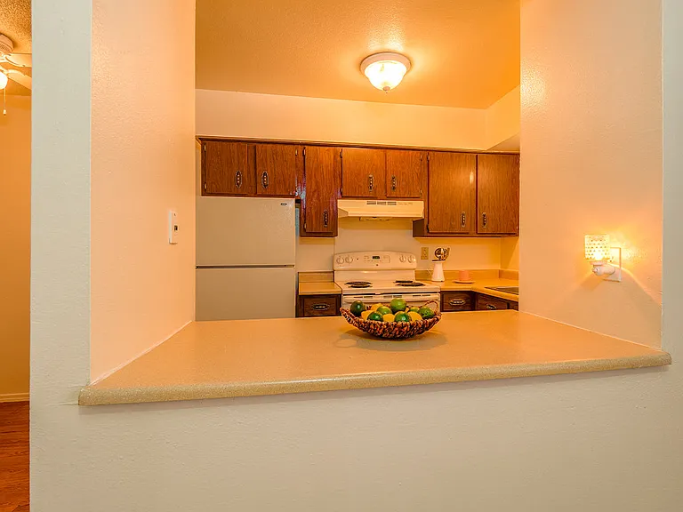 121 Cardenas Dr NE — Photo 40