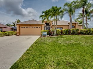 2318 SW 26th Ter, Cape Coral, FL 33914