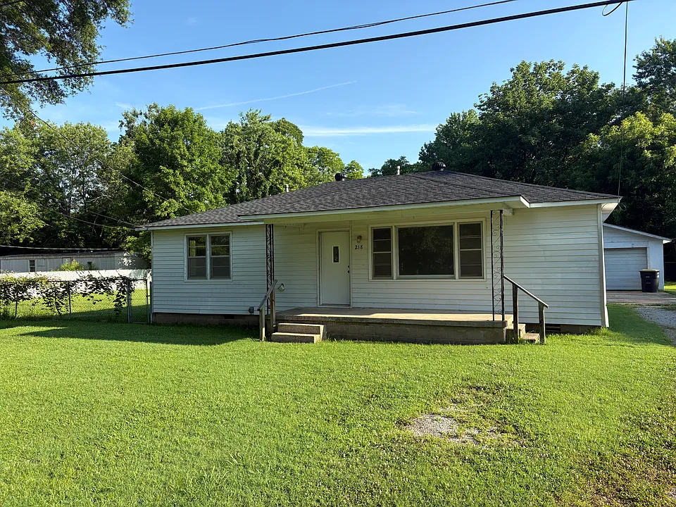 218 Pecan St