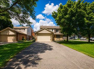 27 Madrid Cres N, Brampton, ON L6S 2X5