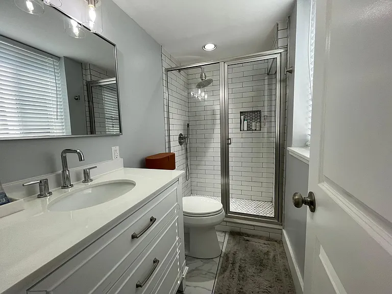 2121 Fairfax Ave #18 — Photo 7