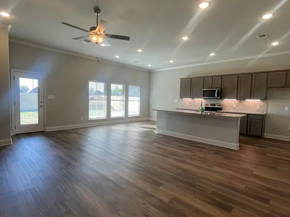 700 Pikes Pl, Sherman, TX 75092