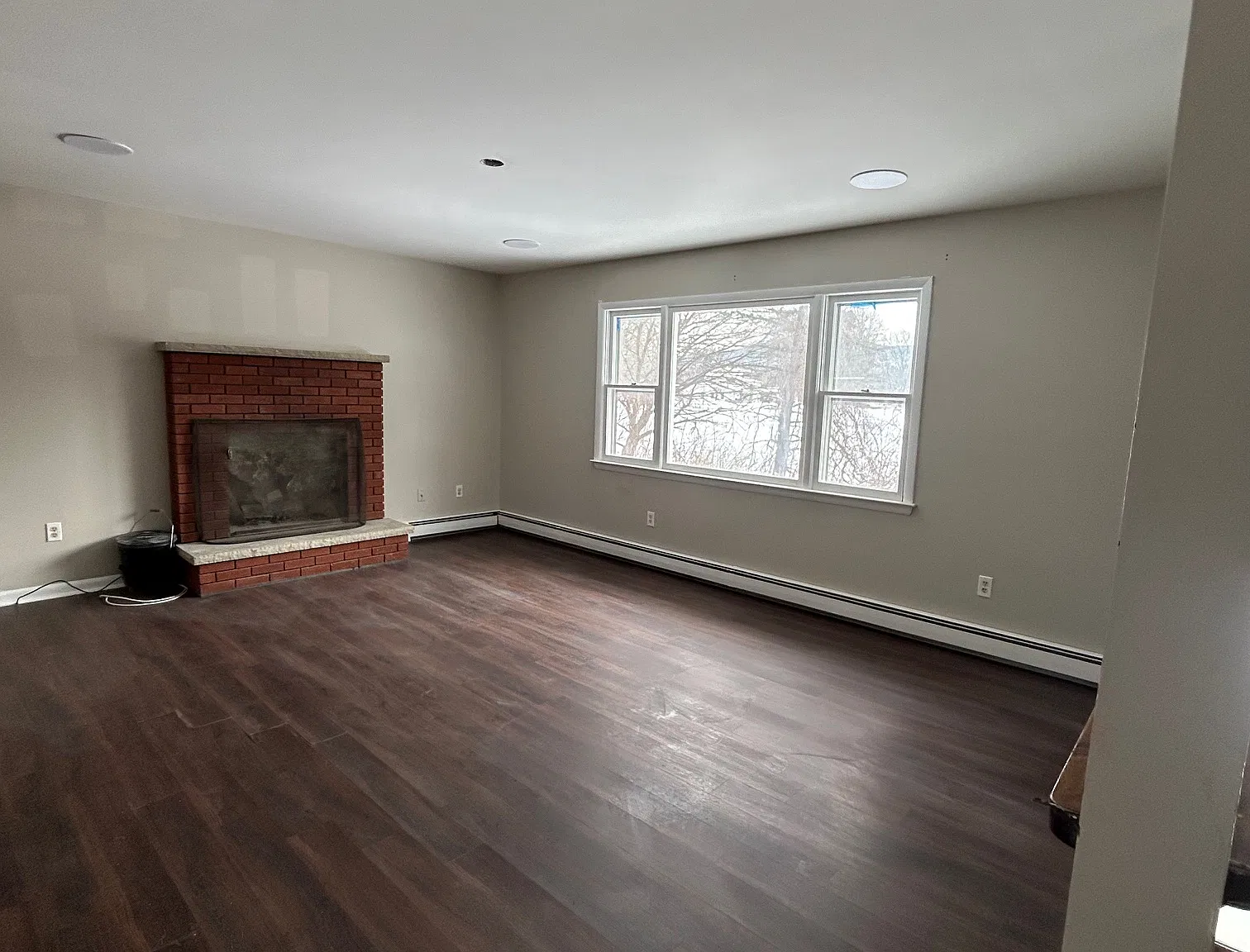 3 bed, 1100 sqft, $3,300 — Photo 2