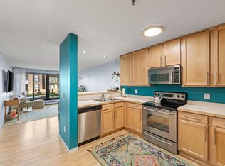 48 Groveland Ter #B103, Minneapolis, MN 55403