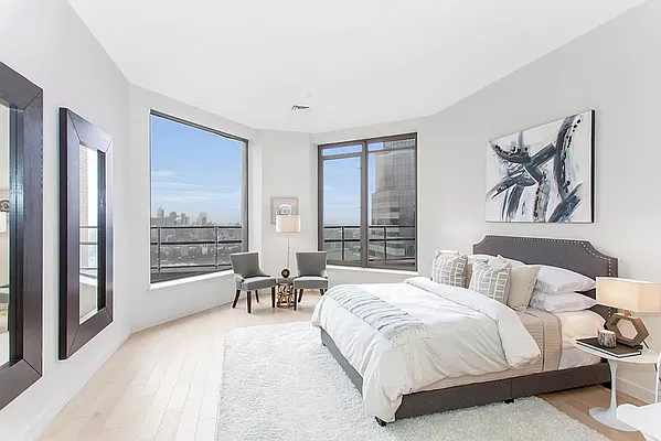 Rented by Platinum Forbes Global Properties | media 5