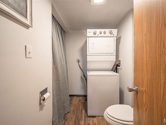 5th image of 505 Rosehill Ln