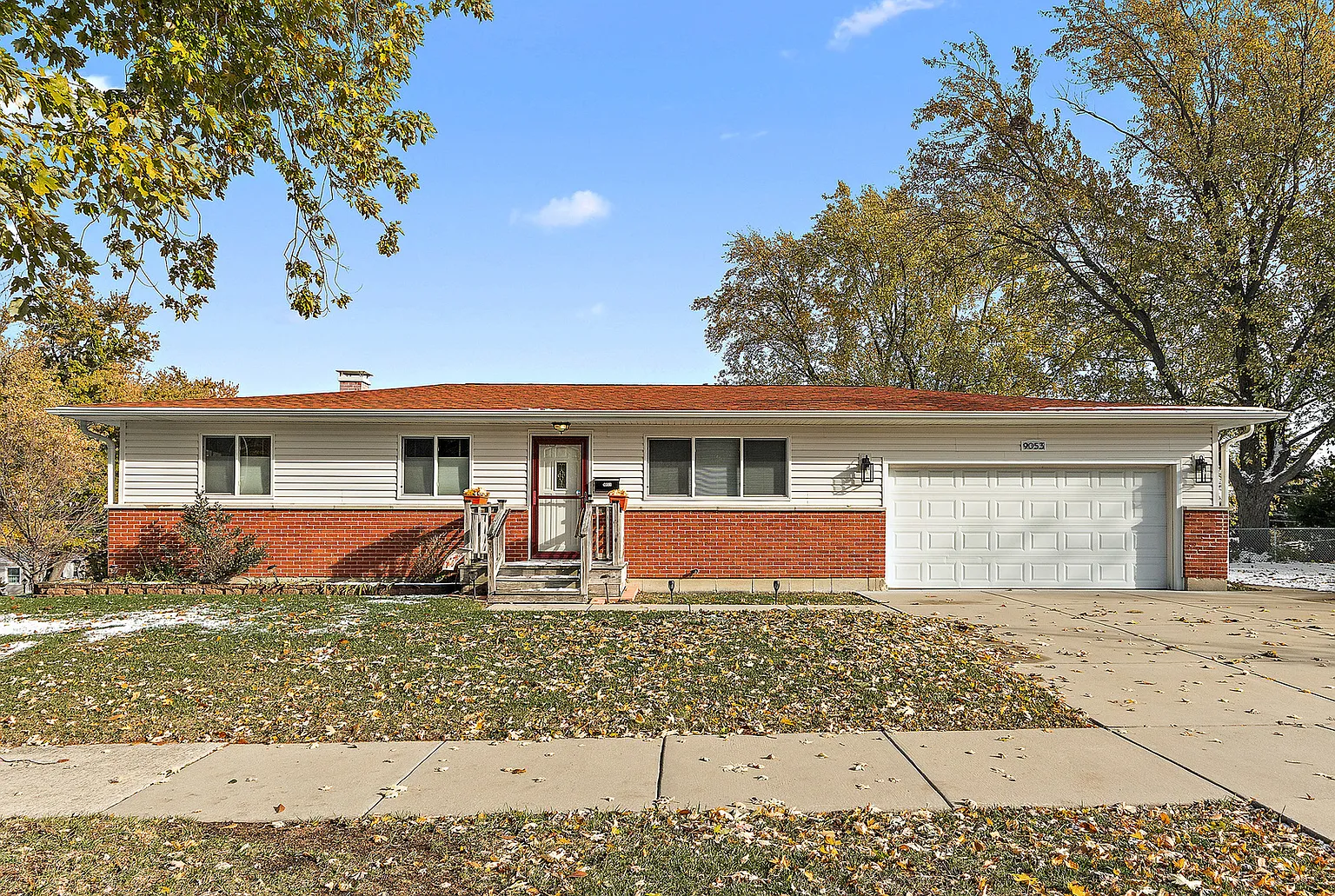 9053 Poplar Rd photo 1