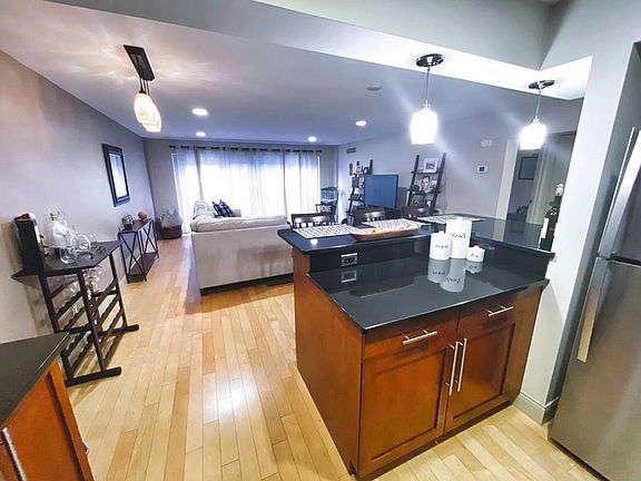3rd image of 1600 Beacon St APT 205