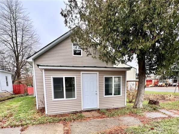 13 N Main St, Christiansburg, OH 45389