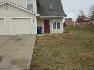 834 Spring Ct, Liberty, MO 64068