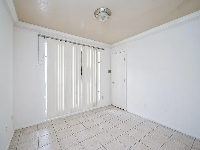3900 Woodchase Dr #86 — Photo 18