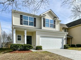 2707 Hunters Moon Ln, Matthews, NC 28105