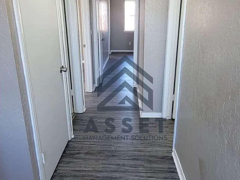 7217 Edenborough Dr — Photo 23
