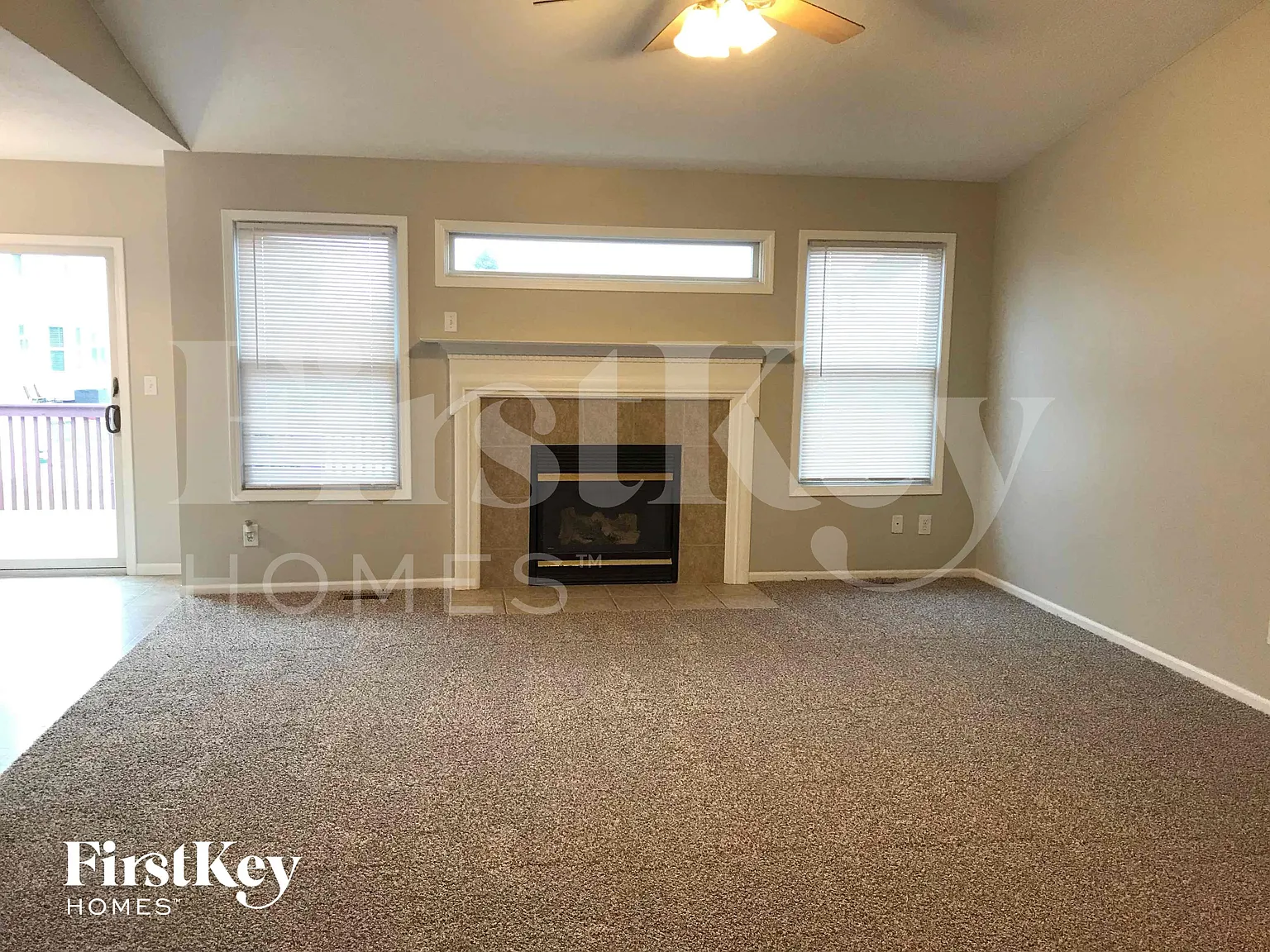 3 bed, 3.0 bath, 1254 sqft, $2,495 — Photo 2