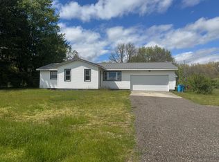 30396 Peavine St, Dowagiac, MI 49047