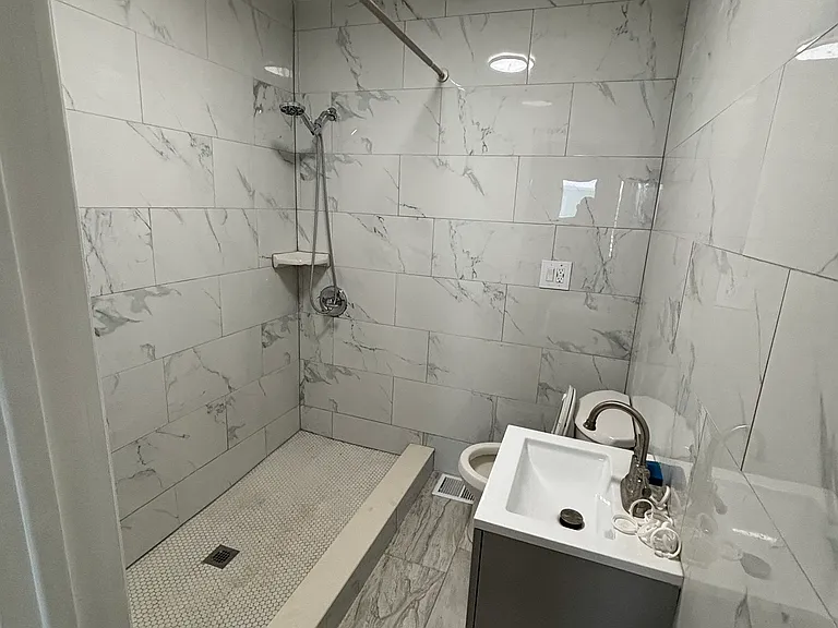 107 W Hayes Ave — Photo 10
