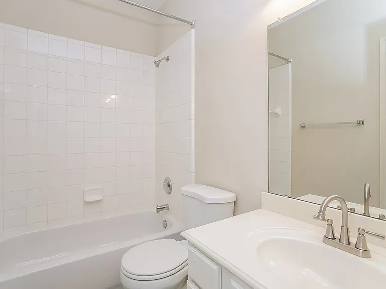 240 Creekview Dr — Photo 15
