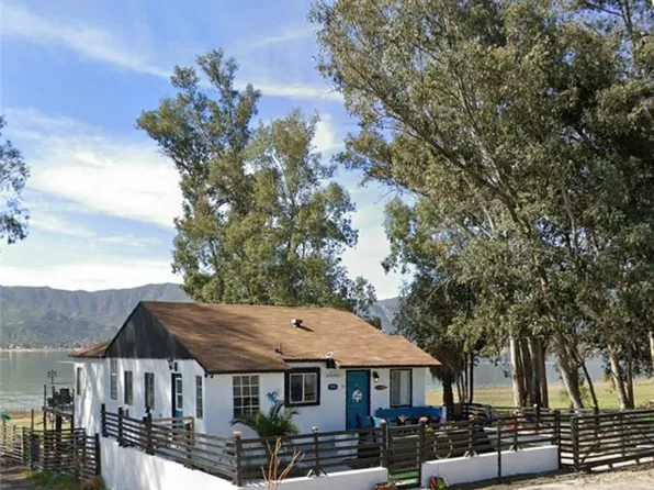 906 W Lakeshore Dr, Lake Elsinore, CA 92530