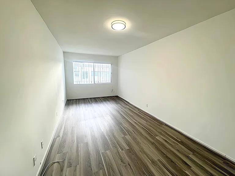 2615 Chariton St #8 — Photo 11