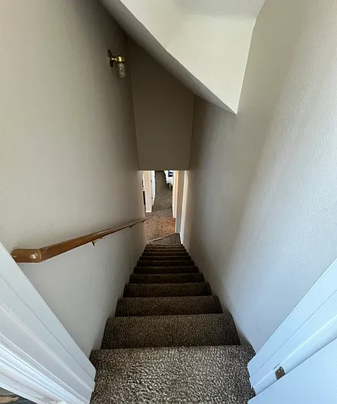 877 Pacific Dr — Photo 15