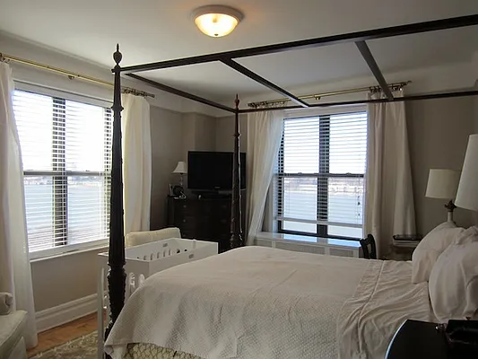 Rented by Stonecrest Realty | media 8