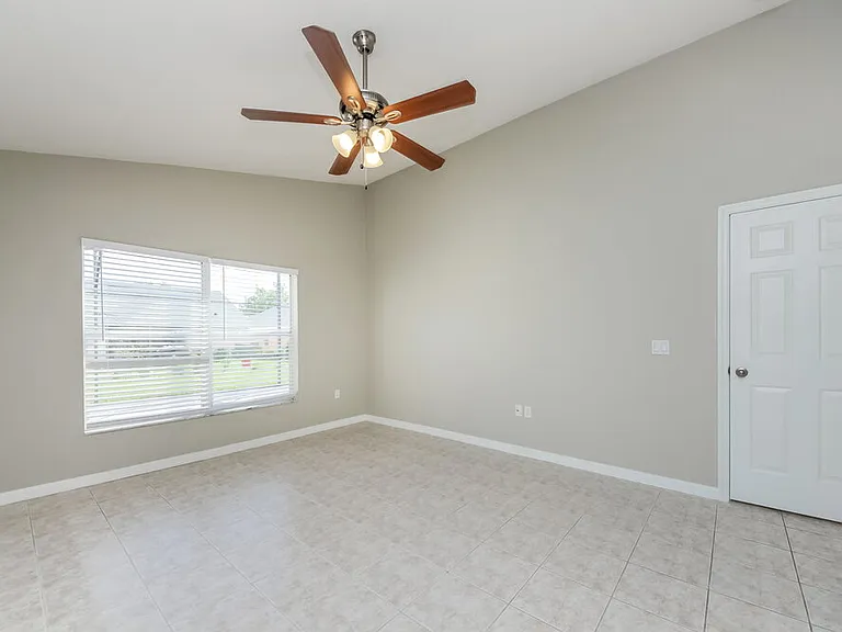 4616 Falcon Ave — Photo 9