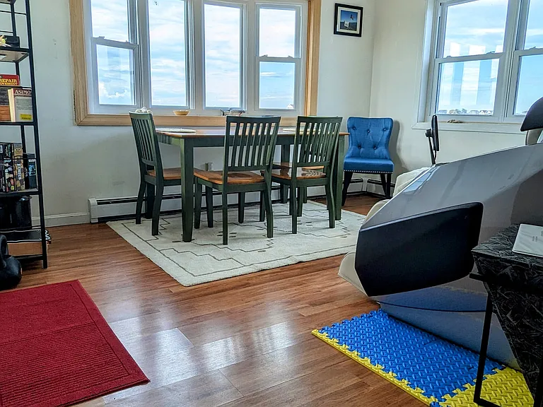 sun room/dining room
