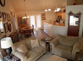 1071 E Cascade Ave, Sisters, OR 97759