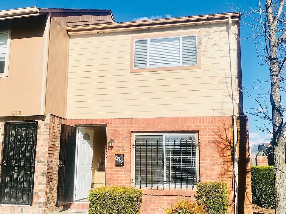 2nd image of 4204 Savannah Ln