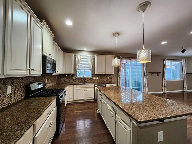 8314 Grasslands Way — Photo 17