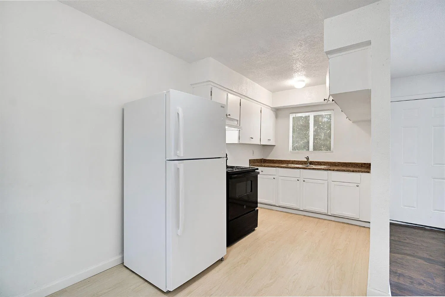 1 bed, $1,050 — Photo 2