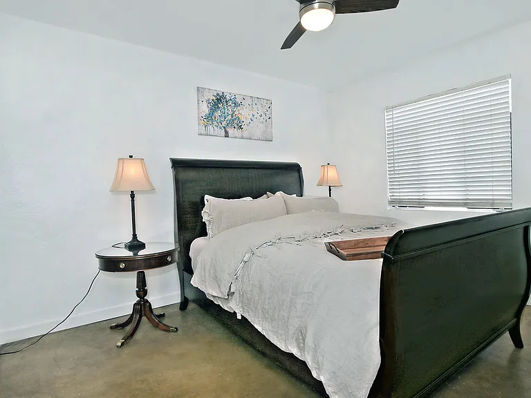1919 W Earll Dr #2 — Photo 20