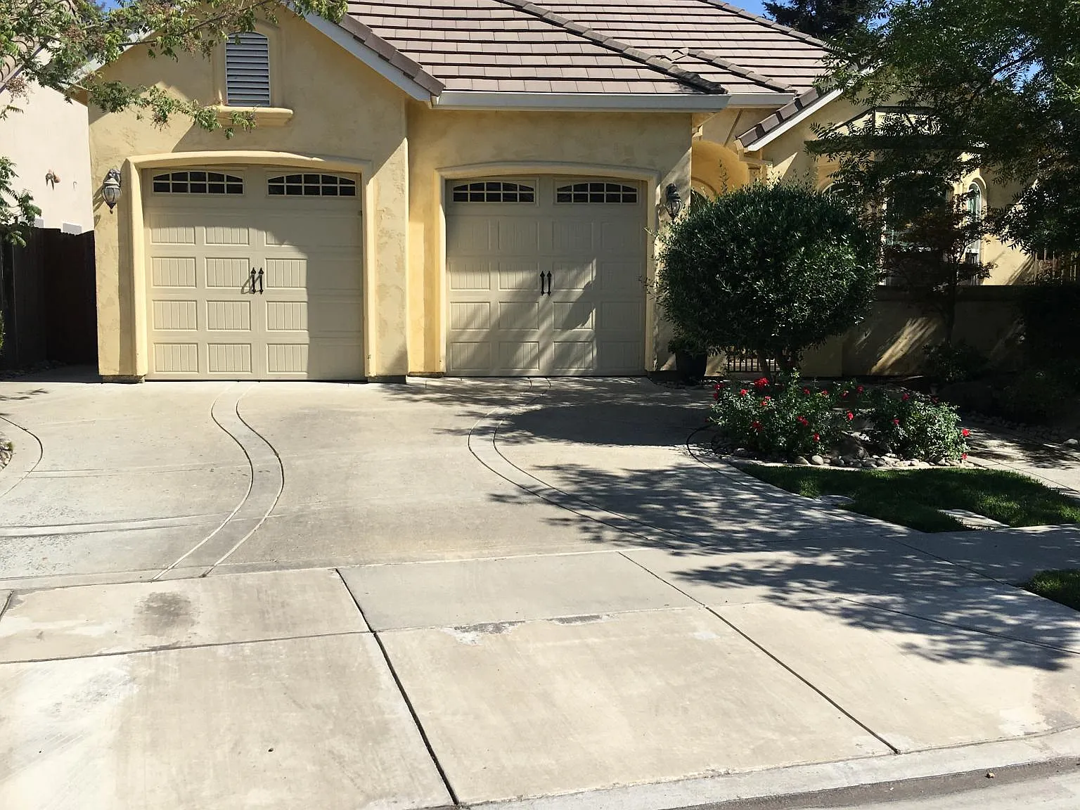 3 bed, 1725 sqft, $2,620 — Photo 1