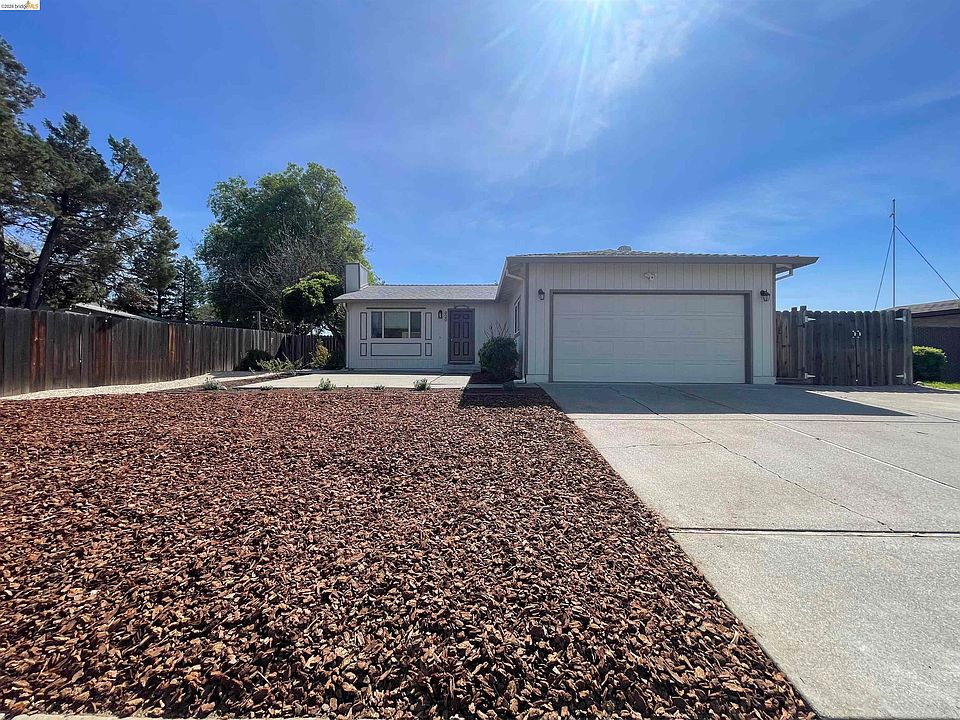 1st image of 620 N 2nd St