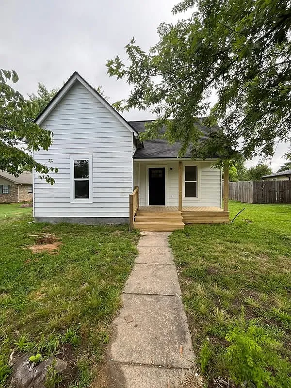 2 bed, 974 sqft, $1,100 — Photo 1