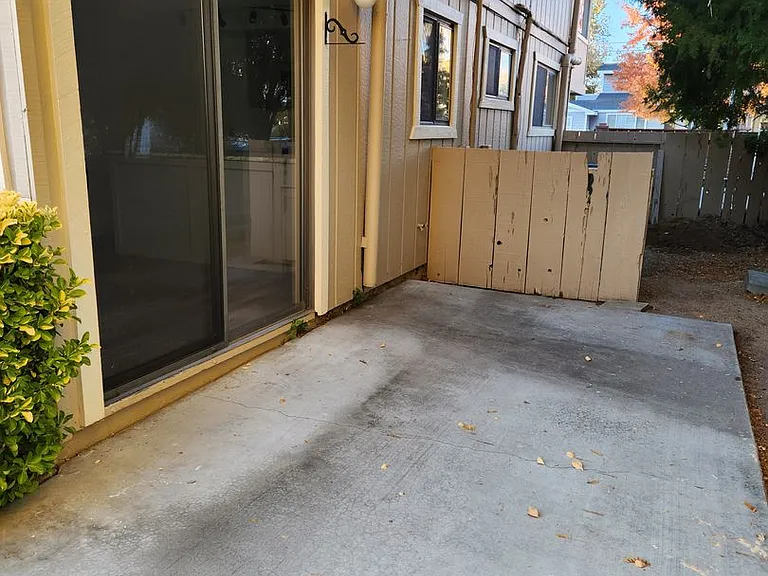 760 W Pine St — Photo 13
