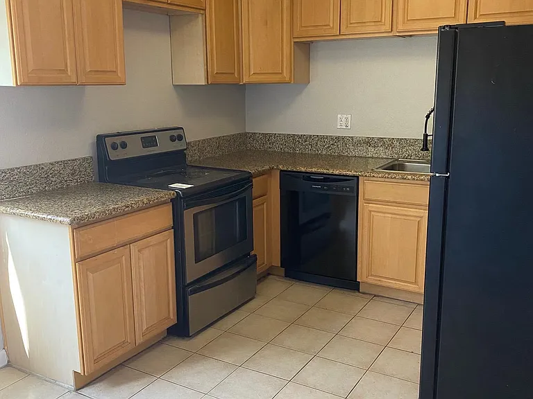 5014 Auburn Dr #12 — Photo 1