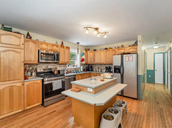 14 Sherwood Forest Drive, Canterbury, NH 03224