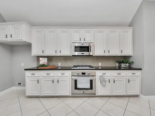 2802 Creek Bend Dr, Friendswood, TX 77546